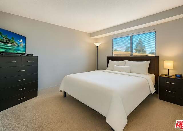 Property at 10220 De Soto Ave #24, Chatsworth, CA 91311, 2 beds, 2 baths