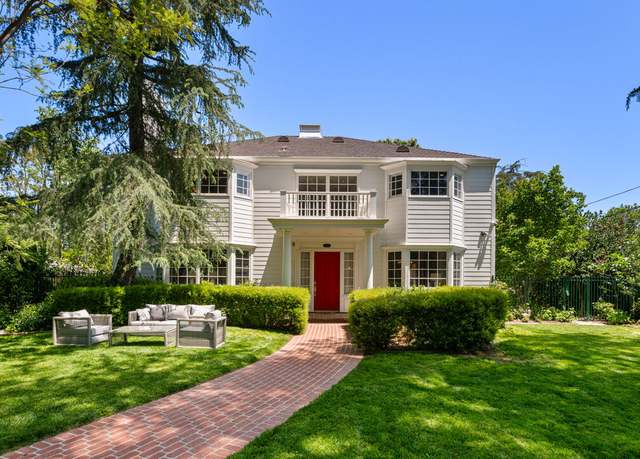 Property at 5404 Topeka Dr, Tarzana, CA 91356, 4 beds, 4.5 baths