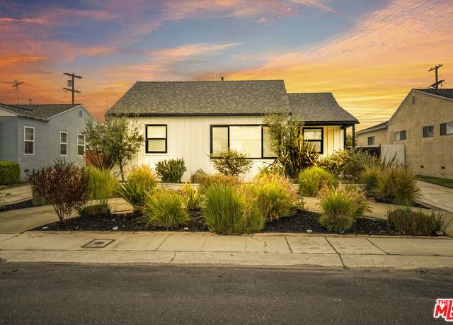 Property at 7868 Naylor Ave, Los Angeles, CA 90045, 3 beds, 2.5 baths