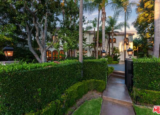 Property at 812 N Bedford Dr, Beverly Hills, CA 90210, 6 beds, 8 baths