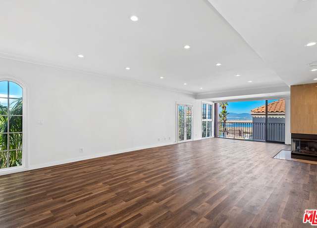 Property at 6220 Pacific Ave #301, Playa Del Rey, CA 90293, 3 beds, 3 baths