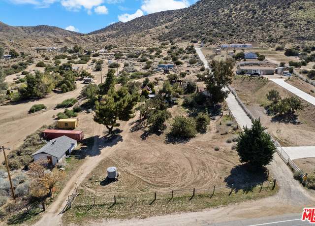 Property at 32300 Angeles Forest Hwy, Palmdale, CA 93550, 2 beds, 2 baths