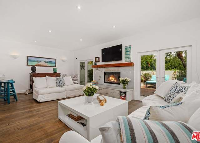 Property at 6435 Zumirez Dr #10, Malibu, CA 90265, 3 beds, 2.5 baths
