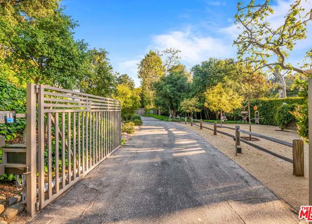 Property at 2000 Mandeville Canyon Rd, Los Angeles, CA 90049, 4 beds, 3 baths