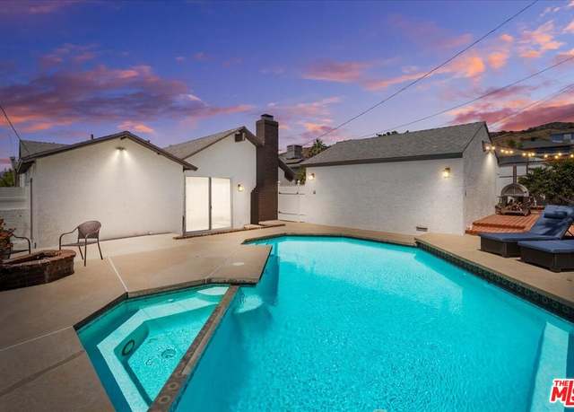 Property at 2950 N Lincoln St, Burbank, CA 91504, 3 beds, 2 baths
