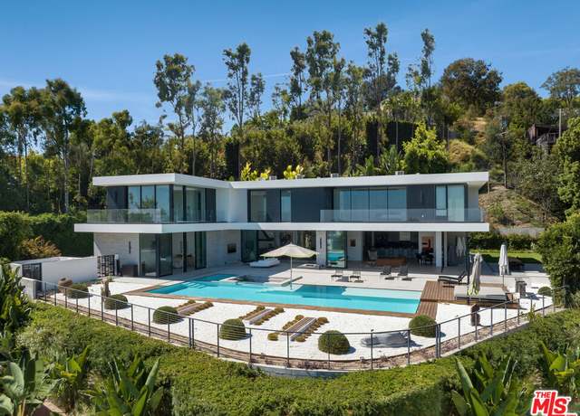Property at 1320 Beverly Grove Pl, Beverly Hills, CA 90210, 7 beds, 8 baths