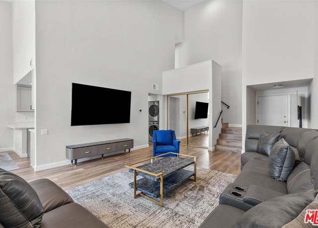 Property at 5310 Zelzah Ave #302, Encino, CA 91316, 2 beds, 2 baths