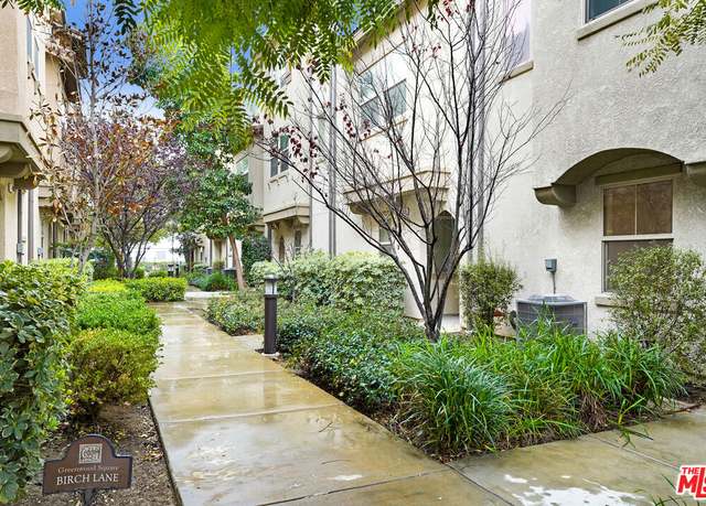 Property at 14103 W Spruce Ln, Van Nuys, CA 91405, 2 beds, 2.5 baths