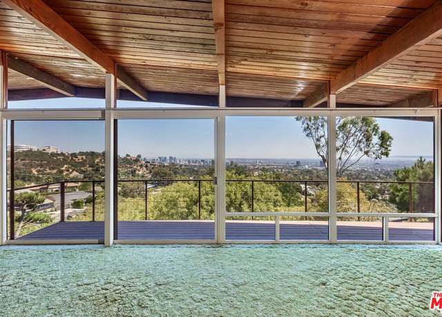Property at 924 Stonehill Ln, Los Angeles, CA 90049, 3 beds, 3 baths