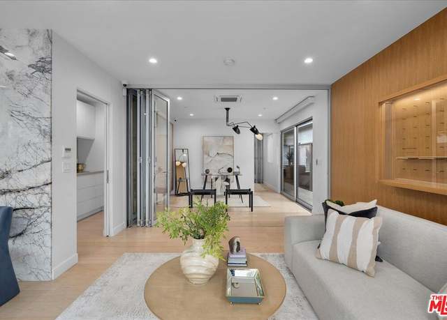 Property at 541 Rose Ave, Venice, CA 90291, 3 beds, 3 baths