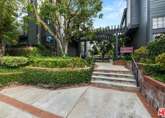 Property at 5731 Topanga Canyon Blvd #3, Woodland Hills, CA 91367, 2 beds, 2.5 baths