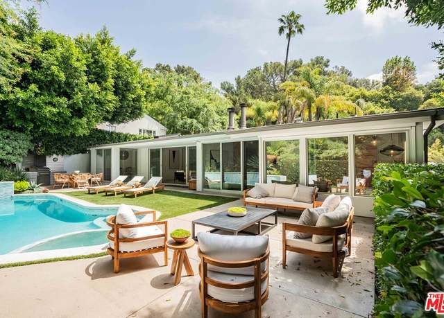 Property at 1577 N Doheny Dr, Los Angeles, CA 90069, 3 beds, 3.5 baths