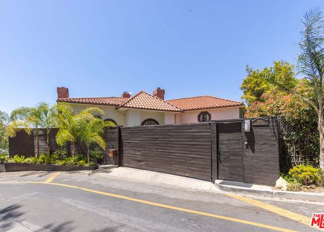 Property at 2651 La Cuesta Dr, Los Angeles, CA 90046, 5 beds, 5 baths