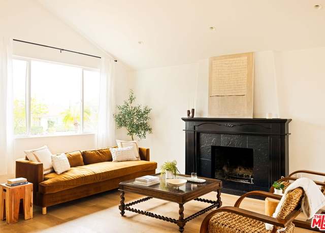 Property at 6513 Joshua St, Oak Park, CA 91377, 4 beds, 2.5 baths