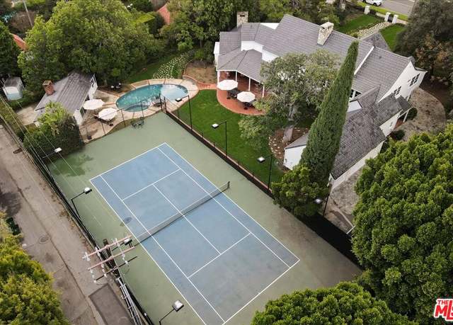 Property at 814 Foothill Rd, Beverly Hills, CA 90210, 7 beds, 9.5 baths