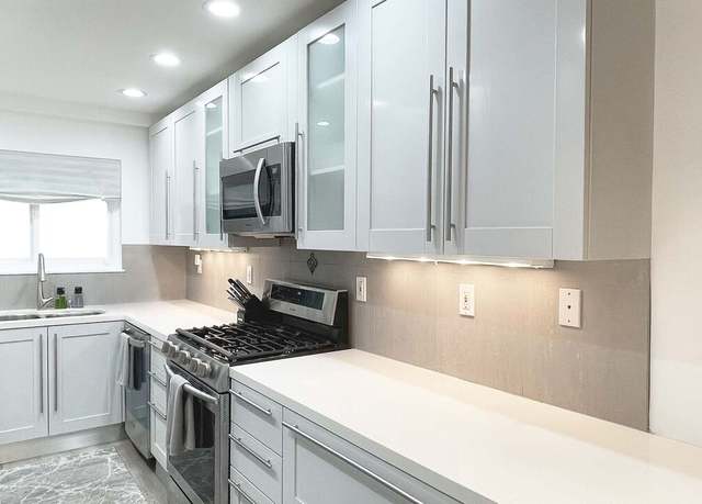 Property at 1443 25th St #4, Santa Monica, CA 90404, 2 beds, 3 baths