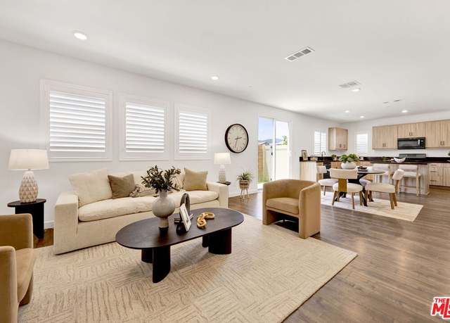 Property at 17028 Zion, Santa Clarita, CA 91387, 3 beds, 3 baths