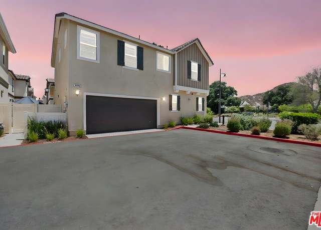 Property at 17028 Zion, Santa Clarita, CA 91387, 3 beds, 3 baths