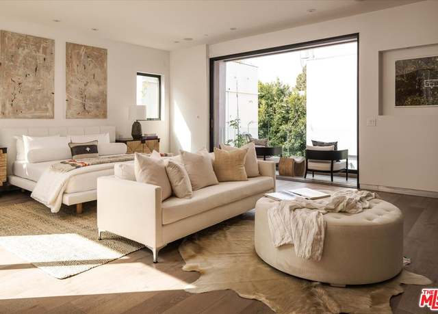 Property at 845 N Genesee Ave, Los Angeles, CA 90046, 4 beds, 5.5 baths