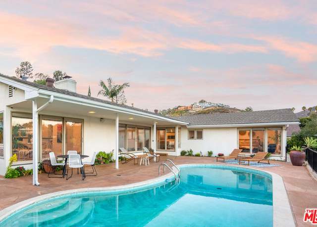 Property at 968 Kenfield Ave, Los Angeles, CA 90049, 3 beds, 3.5 baths
