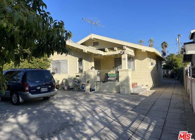 Property at 126 N Kingsley Dr, Los Angeles, CA 90004, 5 beds, 5 baths