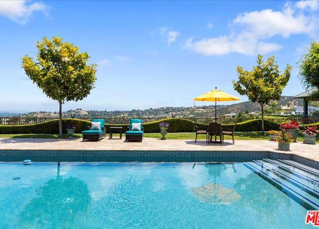 Property at 19000 Dorlon Dr, Tarzana, CA 91356, 6 beds, 6.5 baths