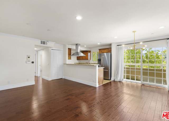 Property at 436 N Oxford Ave #106, Los Angeles, CA 90004, 3 beds, 2 baths