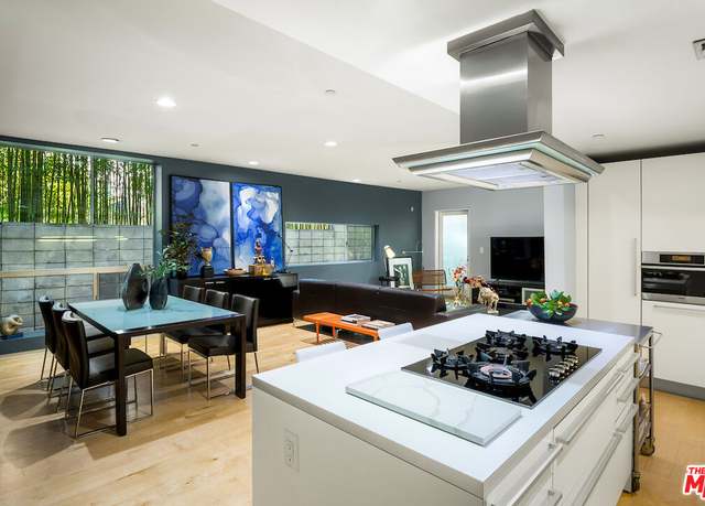 Property at 825 N Kings Rd #01, West Hollywood, CA 90069, 2 beds, 2 baths