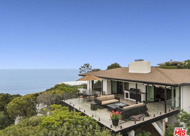 Property at 17438 Revello Dr, Pacific Palisades, CA 90272, 4 beds, 3.5 baths