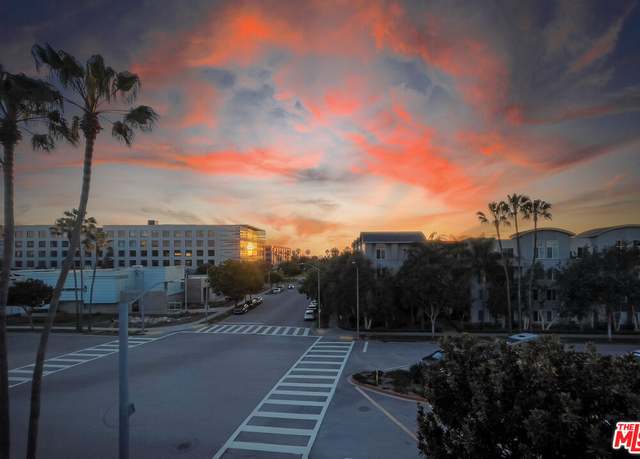 Property at 5350 Playa Vista Dr #14, Playa Vista, CA 90094, 2 beds, 2.5 baths