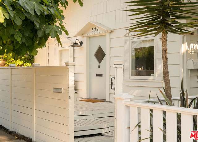 Property at 522 Altair Pl, Venice, CA 90291, 2 beds, 3 baths