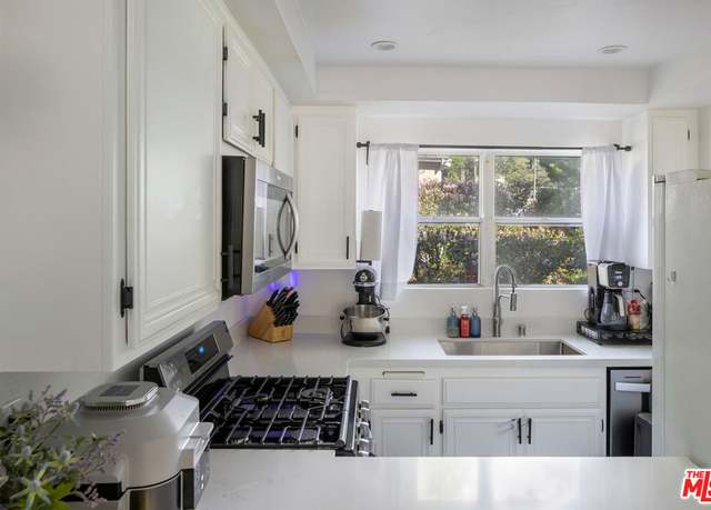 Property at 2731 Erringer Rd #85, Simi Valley, CA 93065, 3 beds, 2.5 baths