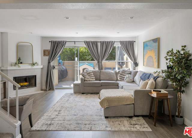 Property at 2731 Erringer Rd #85, Simi Valley, CA 93065, 3 beds, 2.5 baths