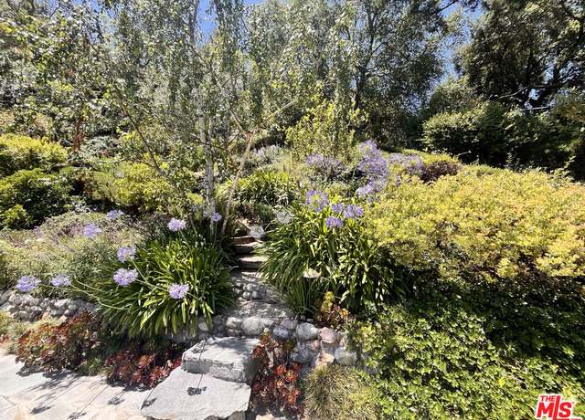 Property at 9420 Eden Dr, Beverly Hills, CA 90210, 4 beds, 3.5 baths