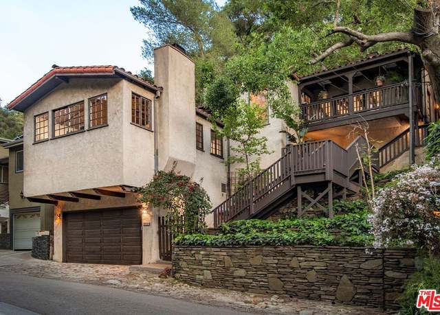 Property at 9850 Yoakum Dr, Beverly Hills, CA 90210, 3 beds, 2.5 baths