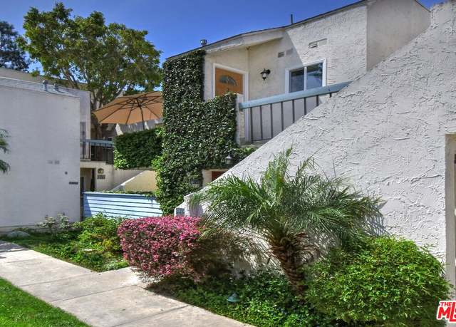 Property at 18411 Hatteras St #215, Tarzana, CA 91356, 2 beds, 3 baths