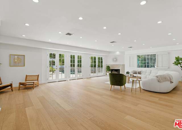 Property at 5220 Melvin Ave, Tarzana, CA 91356, 5 beds, 4 baths