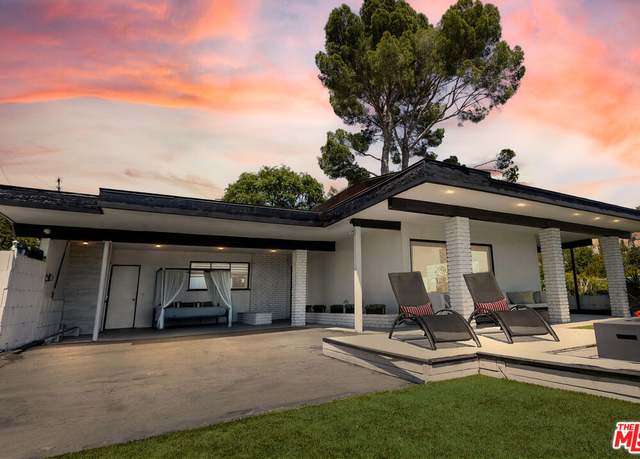 Property at 9924 Beverly Grove Dr, Beverly Hills, CA 90210, 3 beds, 3 baths