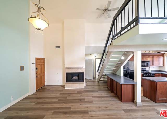 Property at 18433 Hatteras St #507, Tarzana, CA 91356, 2 beds, 2 baths