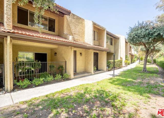 Property at 9717 Via Roma, Burbank, CA 91504, 2 beds, 2.5 baths