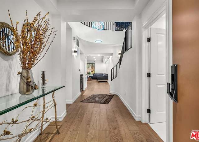 Property at 2111 S Beverly Glen Blvd #105, Los Angeles, CA 90025, 2 beds, 2.5 baths