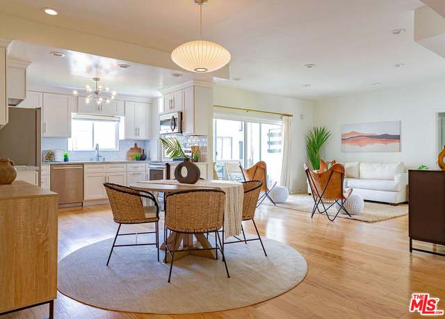 Property at 1228 N La Cienega Blvd #205, West Hollywood, CA 90069, 3 beds, 2 baths