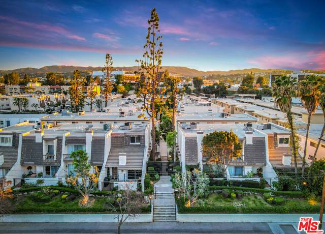 Property at 18360 Collins St Unit C, Tarzana, CA 91356, 3 beds, 2.5 baths