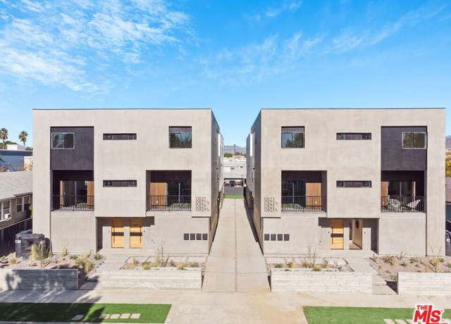 Property at 10821 Hartsook St, North Hollywood, CA 91601, 26 beds, 24 baths