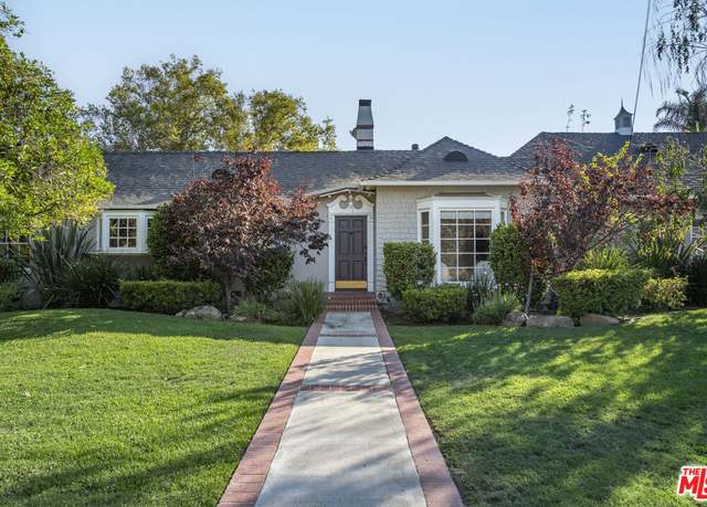 Property at 11144 Valley Spring Pl, North Hollywood, CA 91602, 4 beds, 3 baths