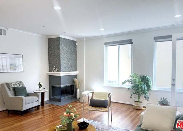 Property at 14271 Dickens St #102, Sherman Oaks, CA 91423, 3 beds, 3 baths