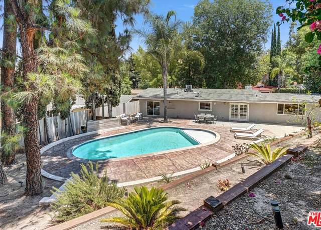 Property at 4801 Excelente Dr, Woodland Hills, CA 91364, 3 beds, 2.5 baths