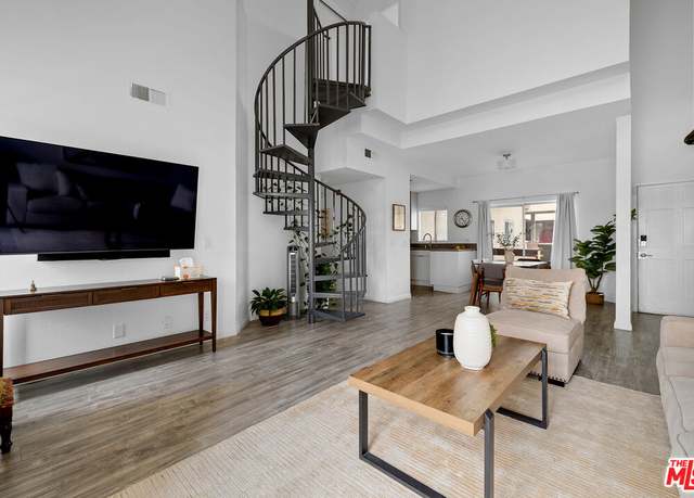 Property at 4301 Fulton Ave #305, Sherman Oaks, CA 91423, 3 beds, 2.5 baths