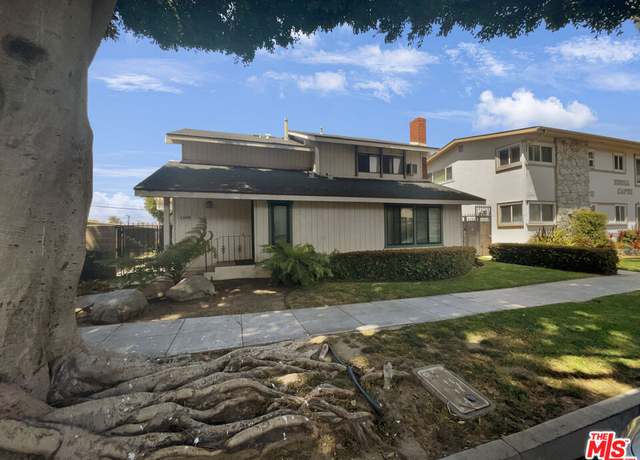 Property at 1045 E 3rd St #2, Long Beach, CA 90802, 2 beds, 2 baths