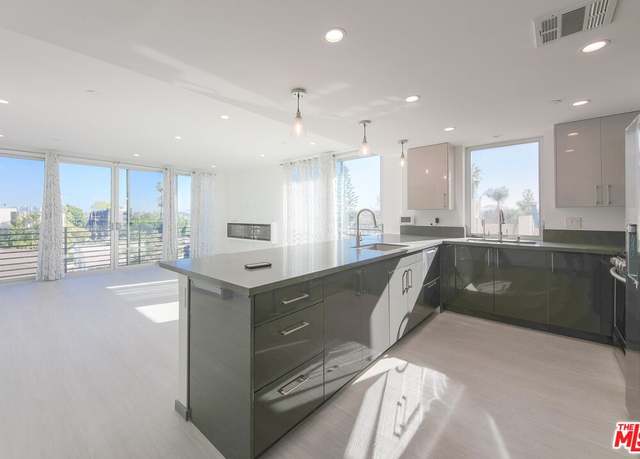 Property at 1065 S Wooster St, Los Angeles, CA 90035, 17 beds, 15 baths